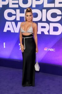 Carmen Electra Arrives at the People's Choice Awards