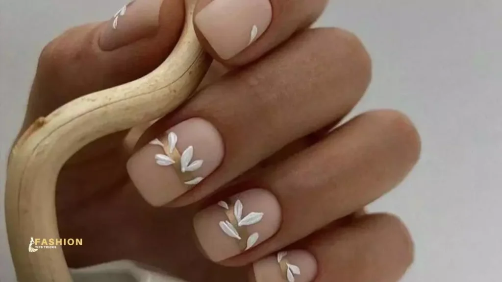 Summer Chic: Stylish Short Nail Designs 2024 / 2025