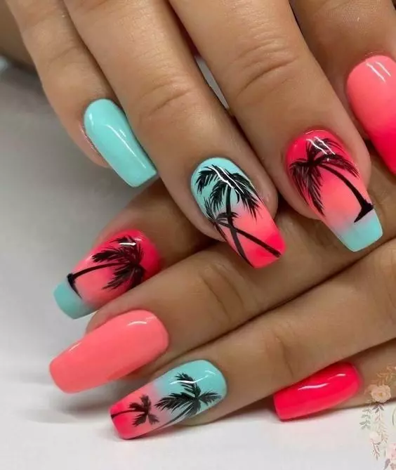 How about some Summer Love Beach Nails?