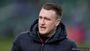 Stuart Hogg Causes Brawl, Ends Up in a Headlock